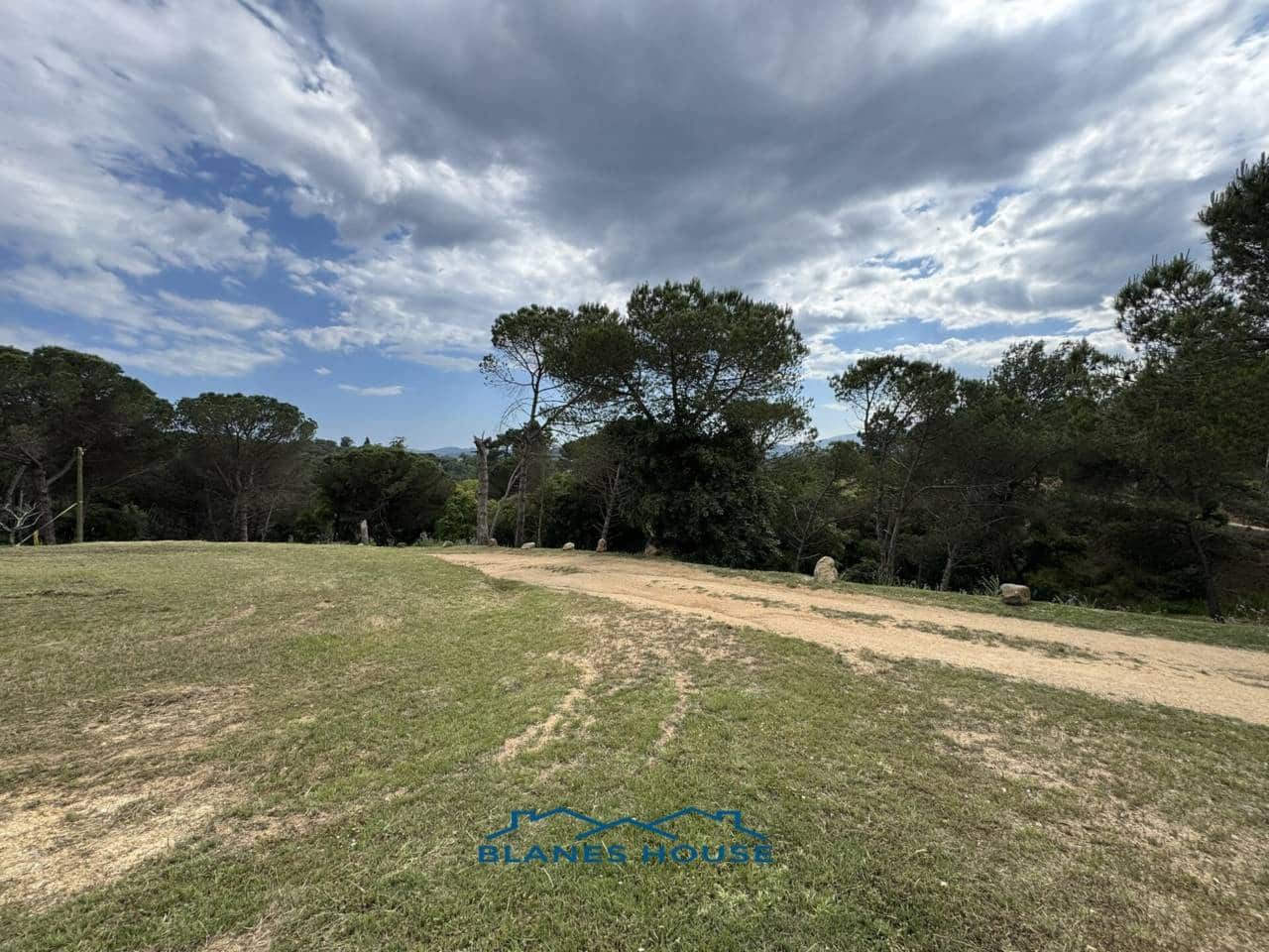 4 soveværelse Finca/Landehus til salg i Tordera med swimmingpool garage - € 475.000 (Ref: 9004936)