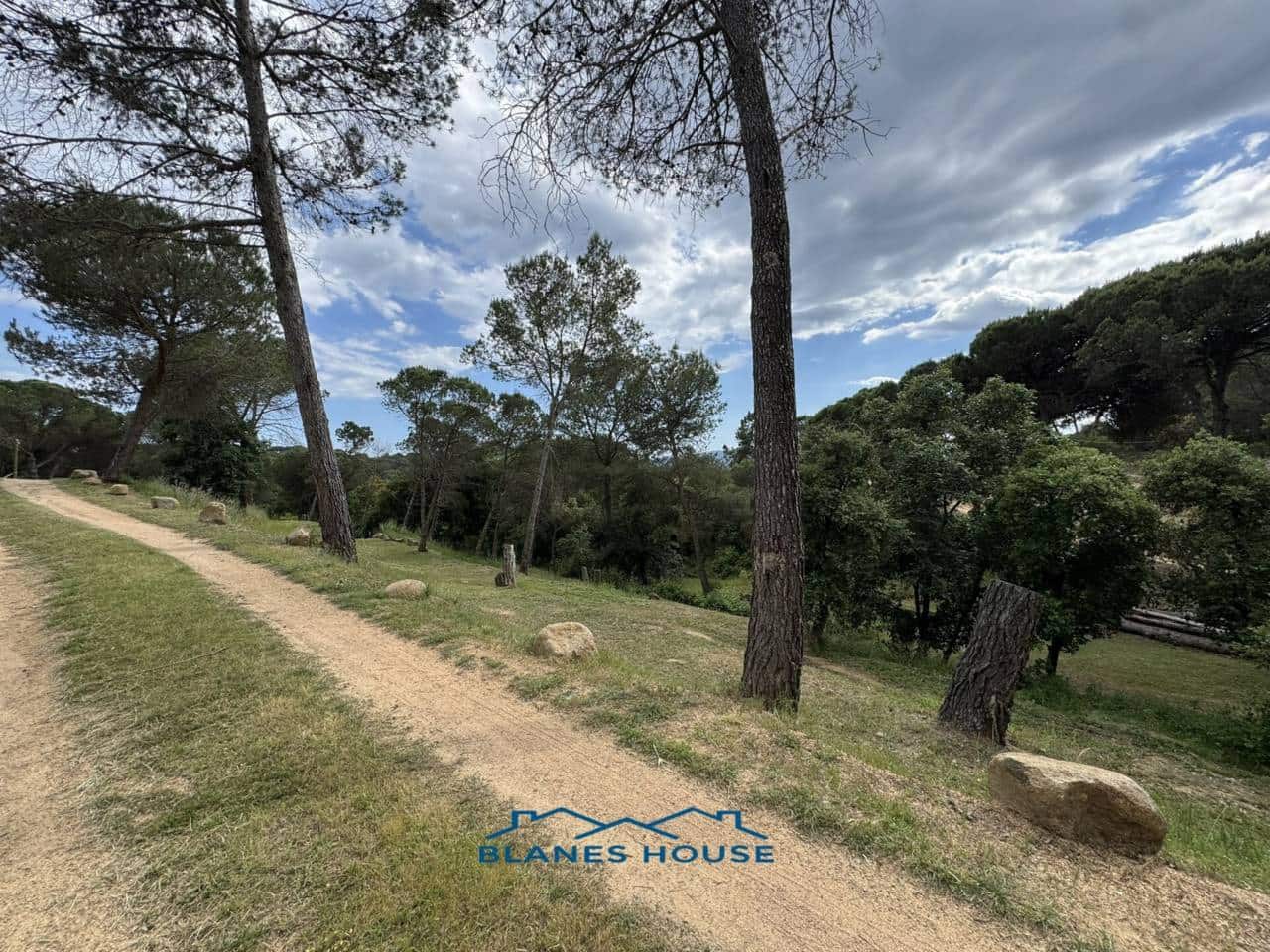 4 soveværelse Finca/Landehus til salg i Tordera med swimmingpool garage - € 475.000 (Ref: 9004936)