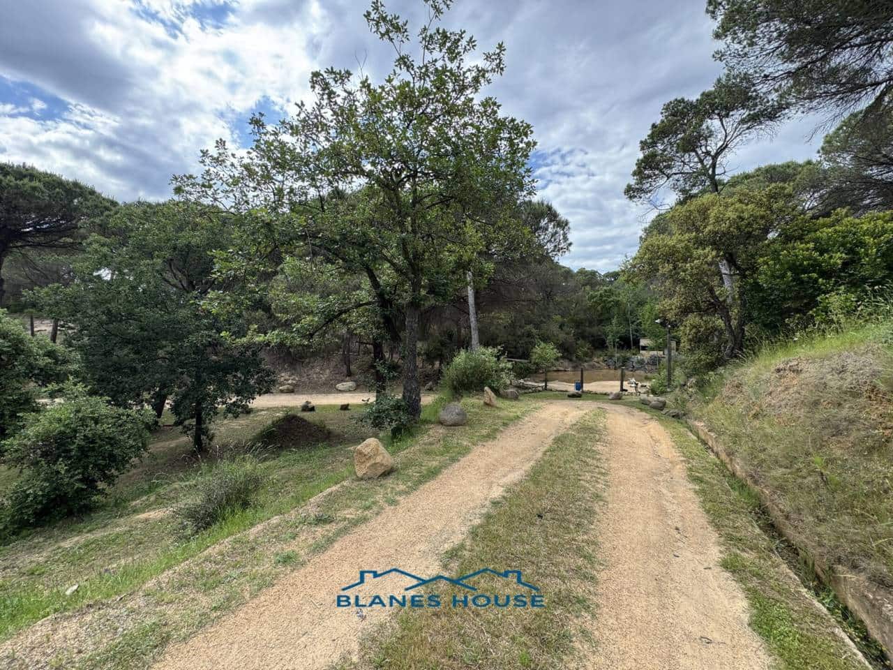 4 soveværelse Finca/Landehus til salg i Tordera med swimmingpool garage - € 475.000 (Ref: 9004936)