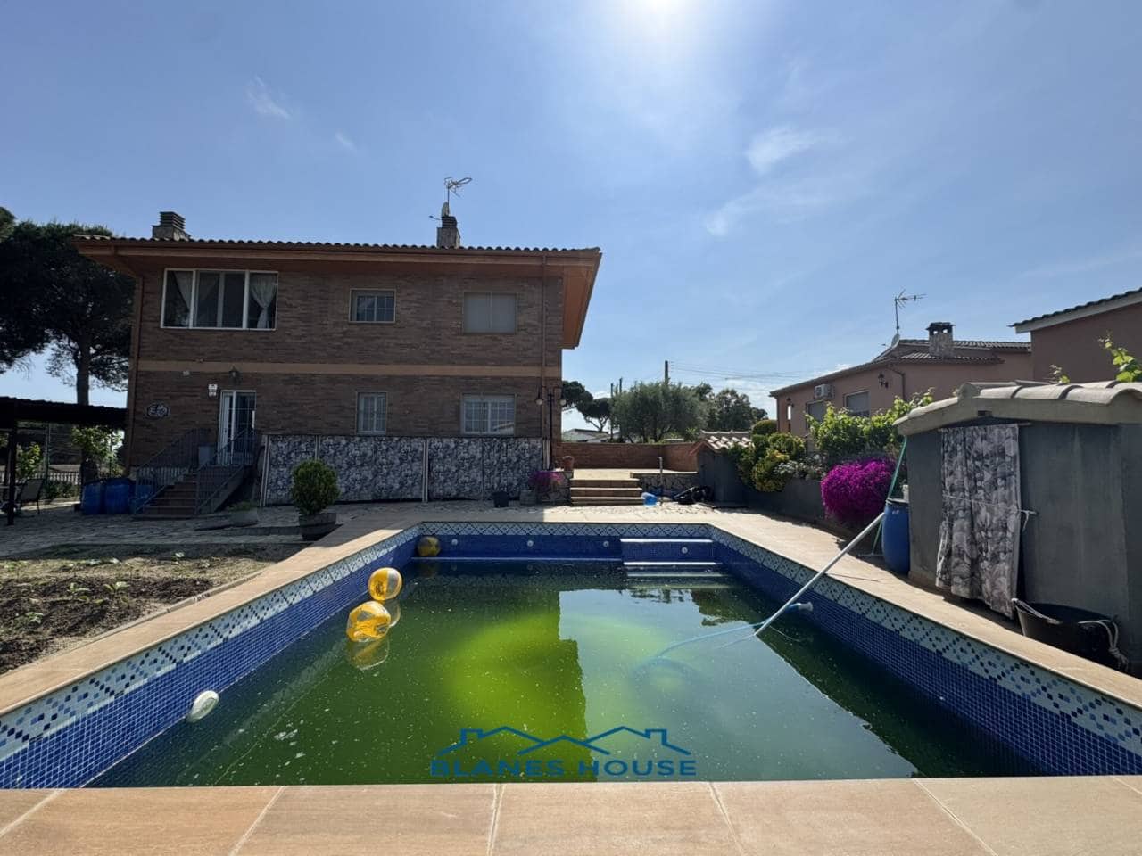 6 soveværelse Villa til salg i Sils med swimmingpool garage - € 365.000 (Ref: 9004937)