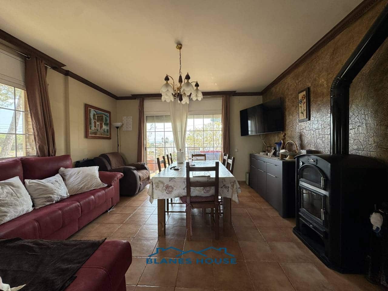 6 soveværelse Villa til salg i Sils med swimmingpool garage - € 365.000 (Ref: 9004937)