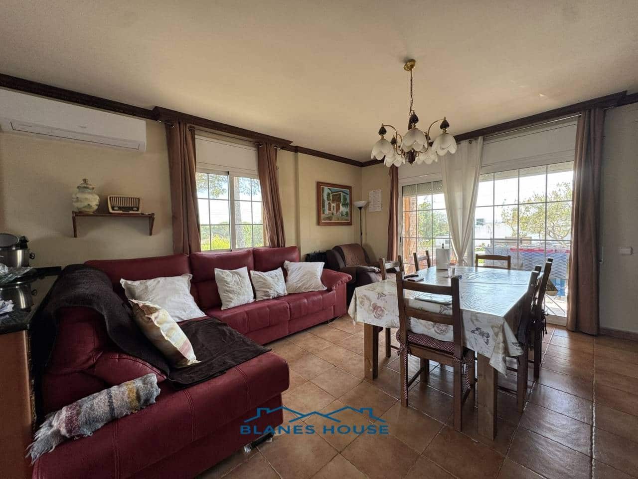 6 soveværelse Villa til salg i Sils med swimmingpool garage - € 365.000 (Ref: 9004937)