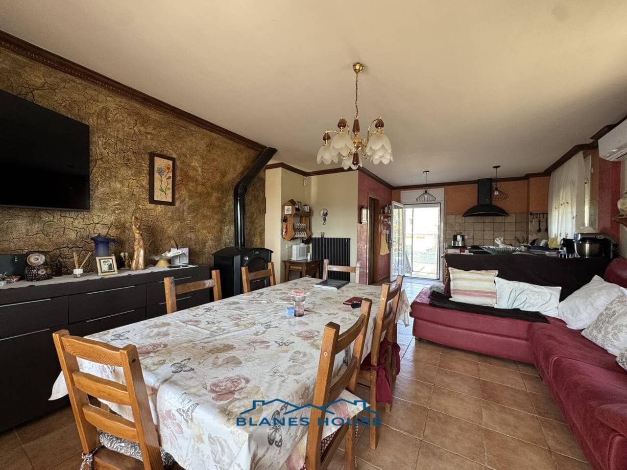 6 soveværelse Villa til salg i Sils med swimmingpool garage - € 365.000 (Ref: 9004937)