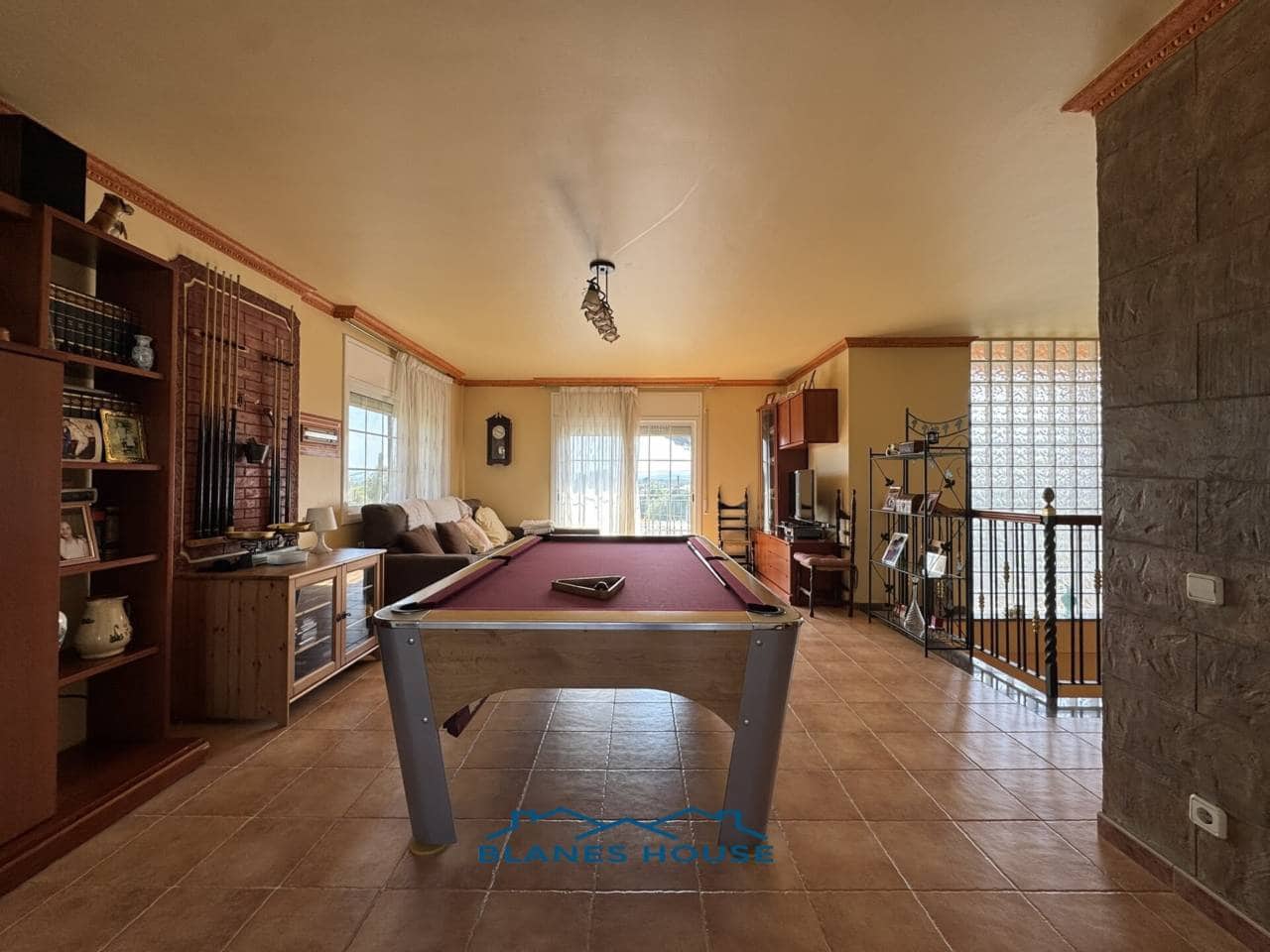 6 soveværelse Villa til salg i Sils med swimmingpool garage - € 365.000 (Ref: 9004937)