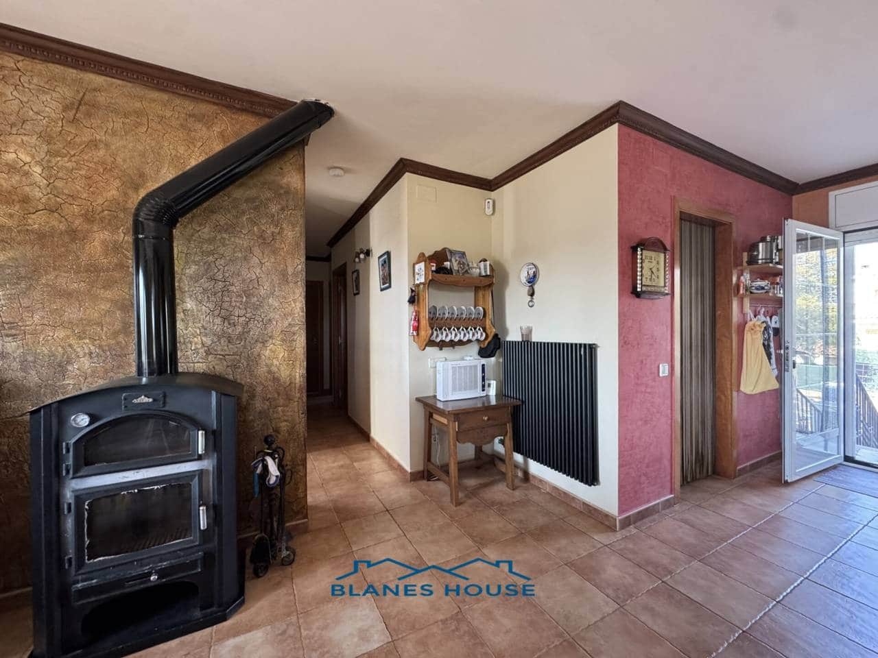 6 soveværelse Villa til salg i Sils med swimmingpool garage - € 365.000 (Ref: 9004937)