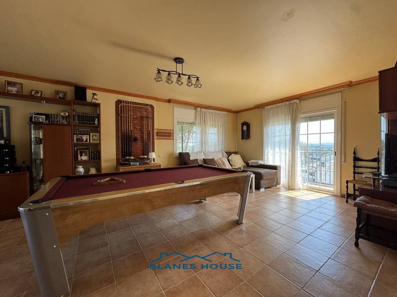 6 soveværelse Villa til salg i Sils med swimmingpool garage - € 365.000 (Ref: 9004937)