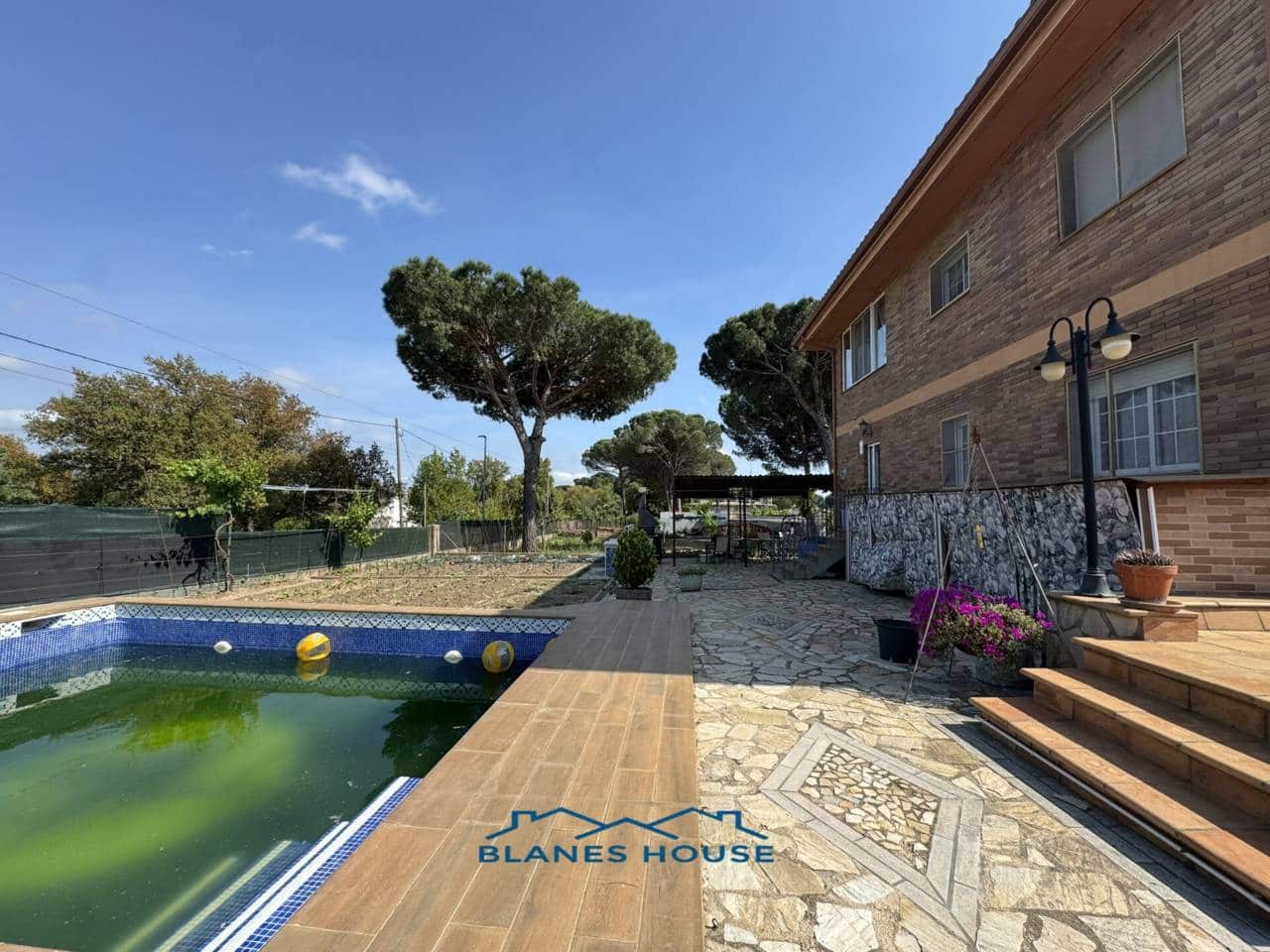 6 soveværelse Villa til salg i Sils med swimmingpool garage - € 365.000 (Ref: 9004937)