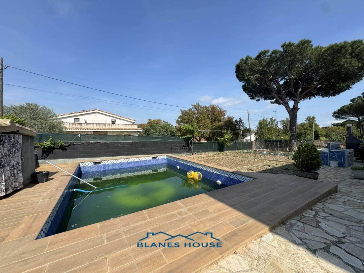 6 soveværelse Villa til salg i Sils med swimmingpool garage - € 365.000 (Ref: 9004937)