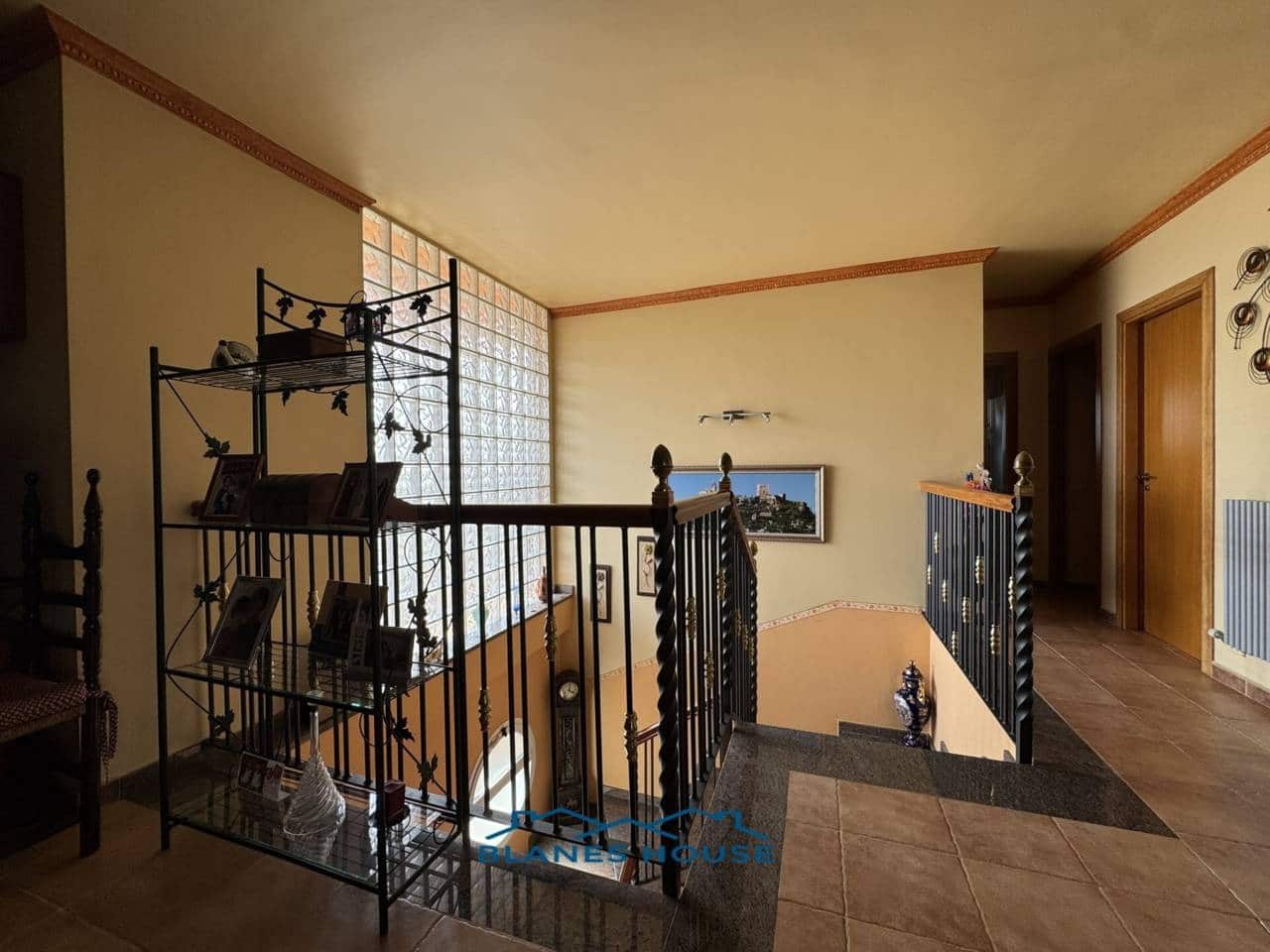 6 soveværelse Villa til salg i Sils med swimmingpool garage - € 365.000 (Ref: 9004937)