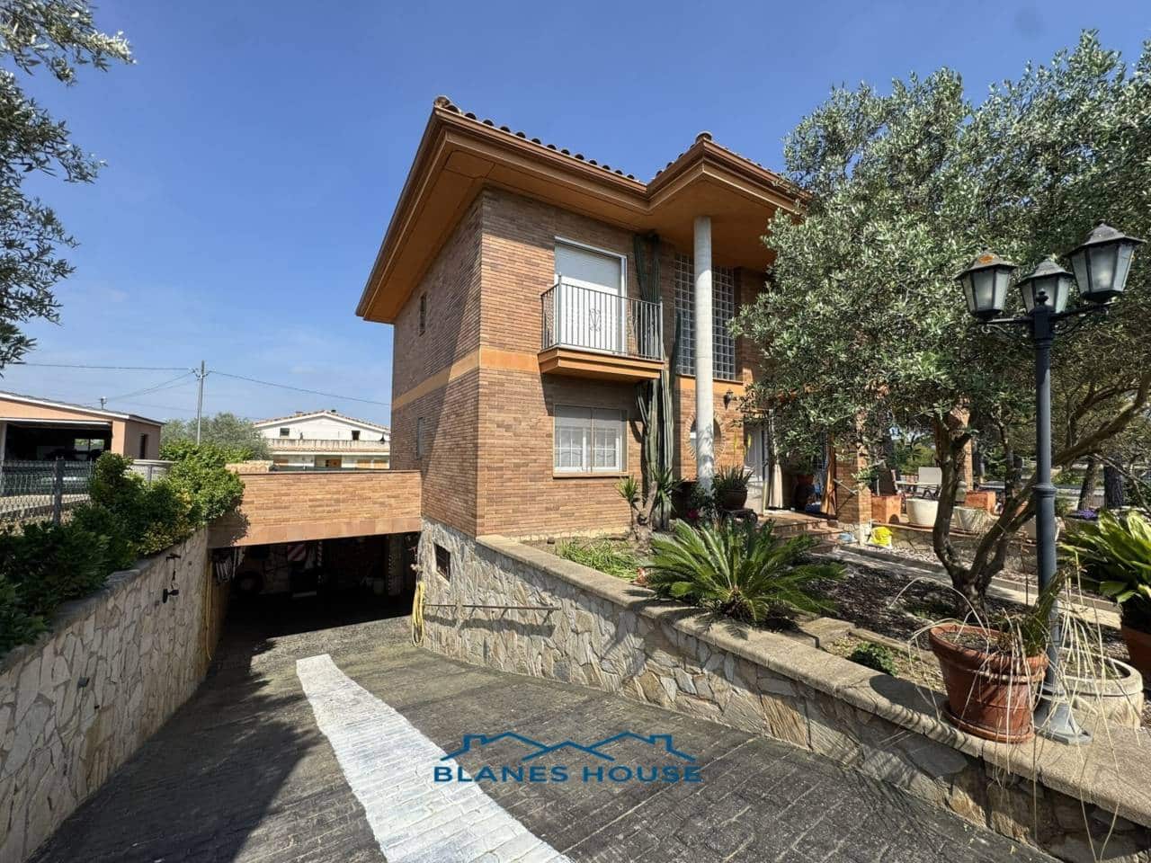 6 soveværelse Villa til salg i Sils med swimmingpool garage - € 365.000 (Ref: 9004937)