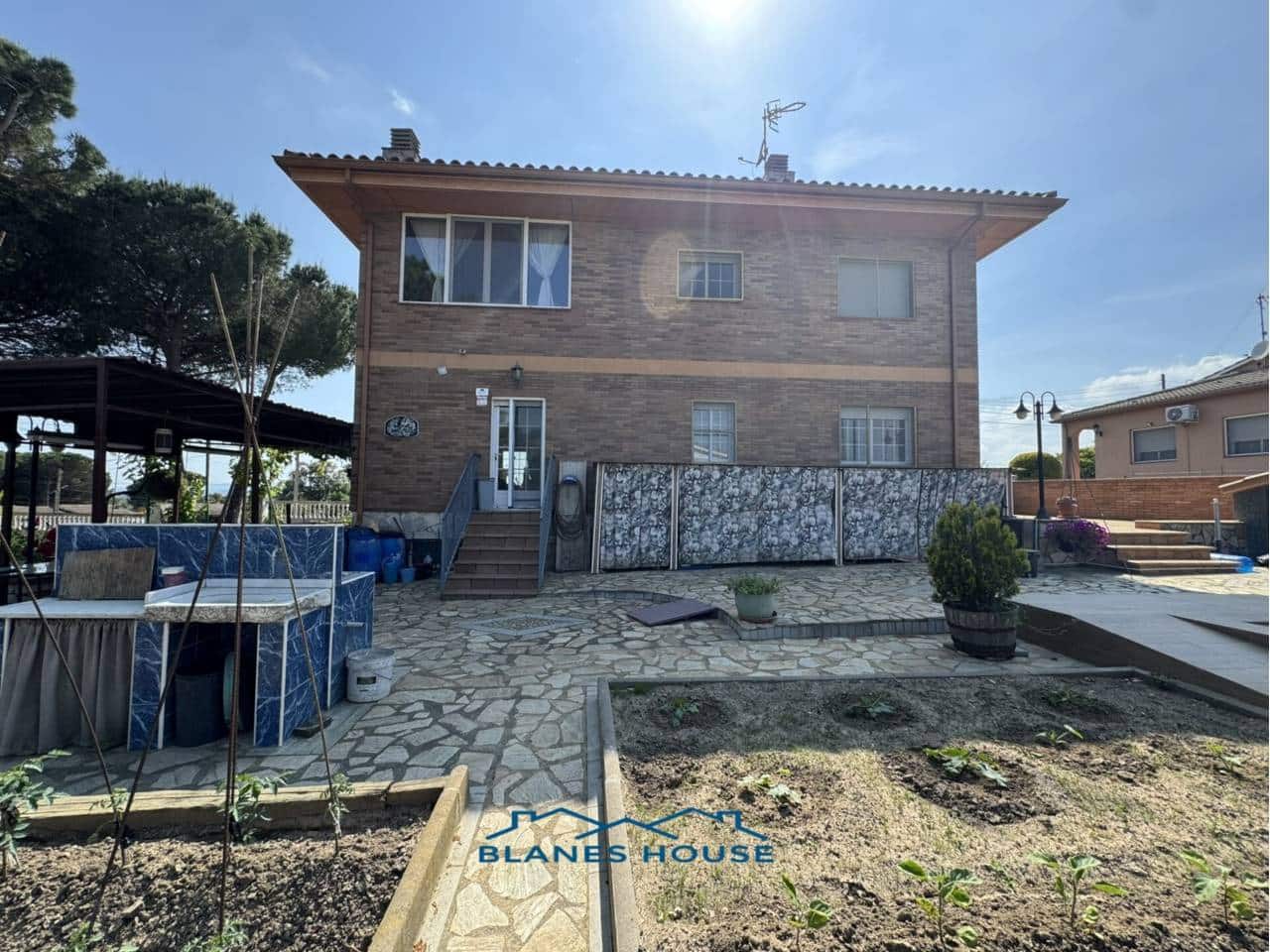 6 soveværelse Villa til salg i Sils med swimmingpool garage - € 365.000 (Ref: 9004937)