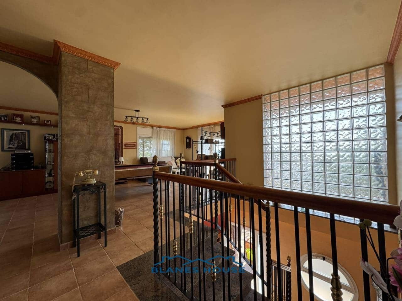 6 soveværelse Villa til salg i Sils med swimmingpool garage - € 365.000 (Ref: 9004937)