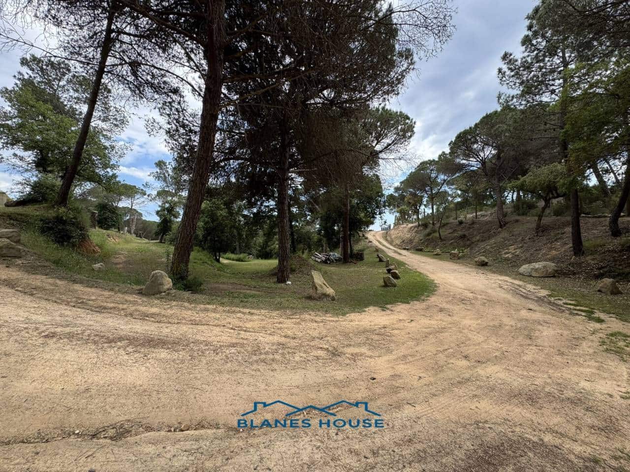 4 soveværelse Finca/Landehus til salg i Tordera med swimmingpool garage - € 475.000 (Ref: 9004939)