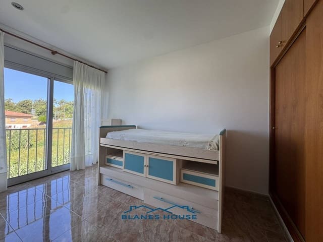 Chalet de 5 habitaciones en Lloret de Mar en venta con piscina garaje - 675.000 € (Ref: 9006793)