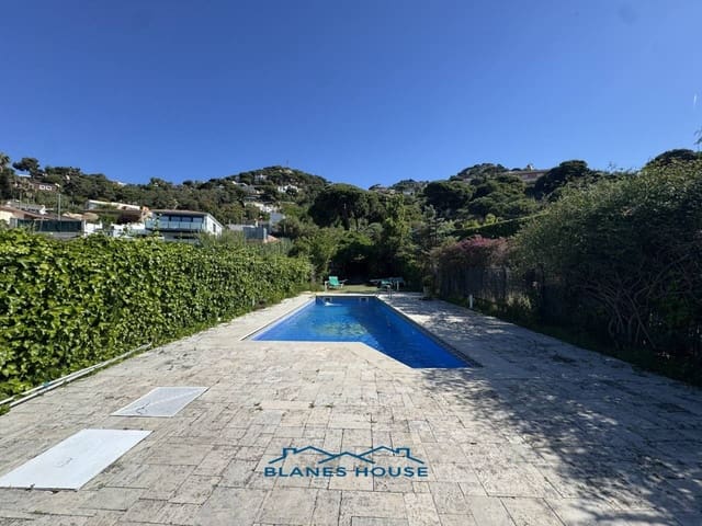 Chalet de 5 habitaciones en Lloret de Mar en venta con piscina garaje - 675.000 € (Ref: 9006793)