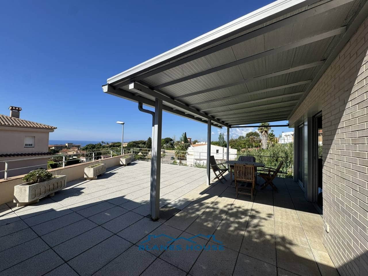 5 chambre Villa/Maison à vendre à Lloret de Mar avec piscine garage - 675 000 € (Ref: 9006793)