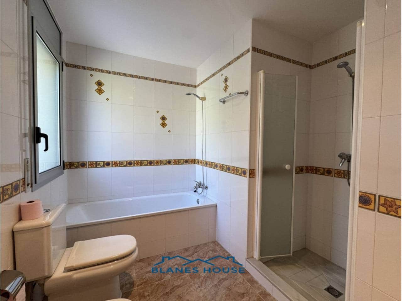 5 chambre Villa/Maison à vendre à Lloret de Mar avec piscine garage - 675 000 € (Ref: 9006793)