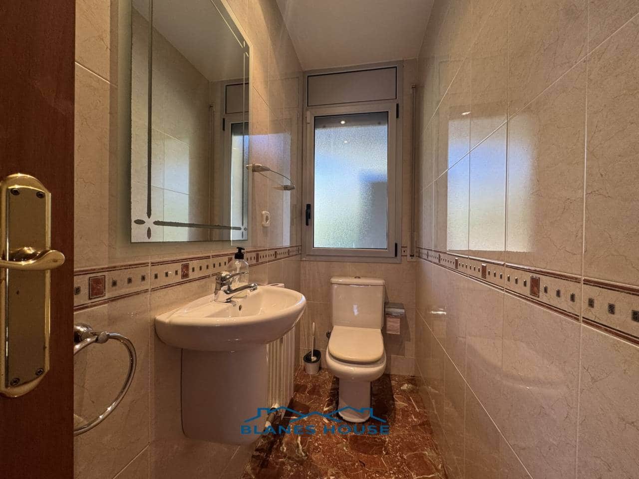 5 chambre Villa/Maison à vendre à Lloret de Mar avec piscine garage - 675 000 € (Ref: 9006793)