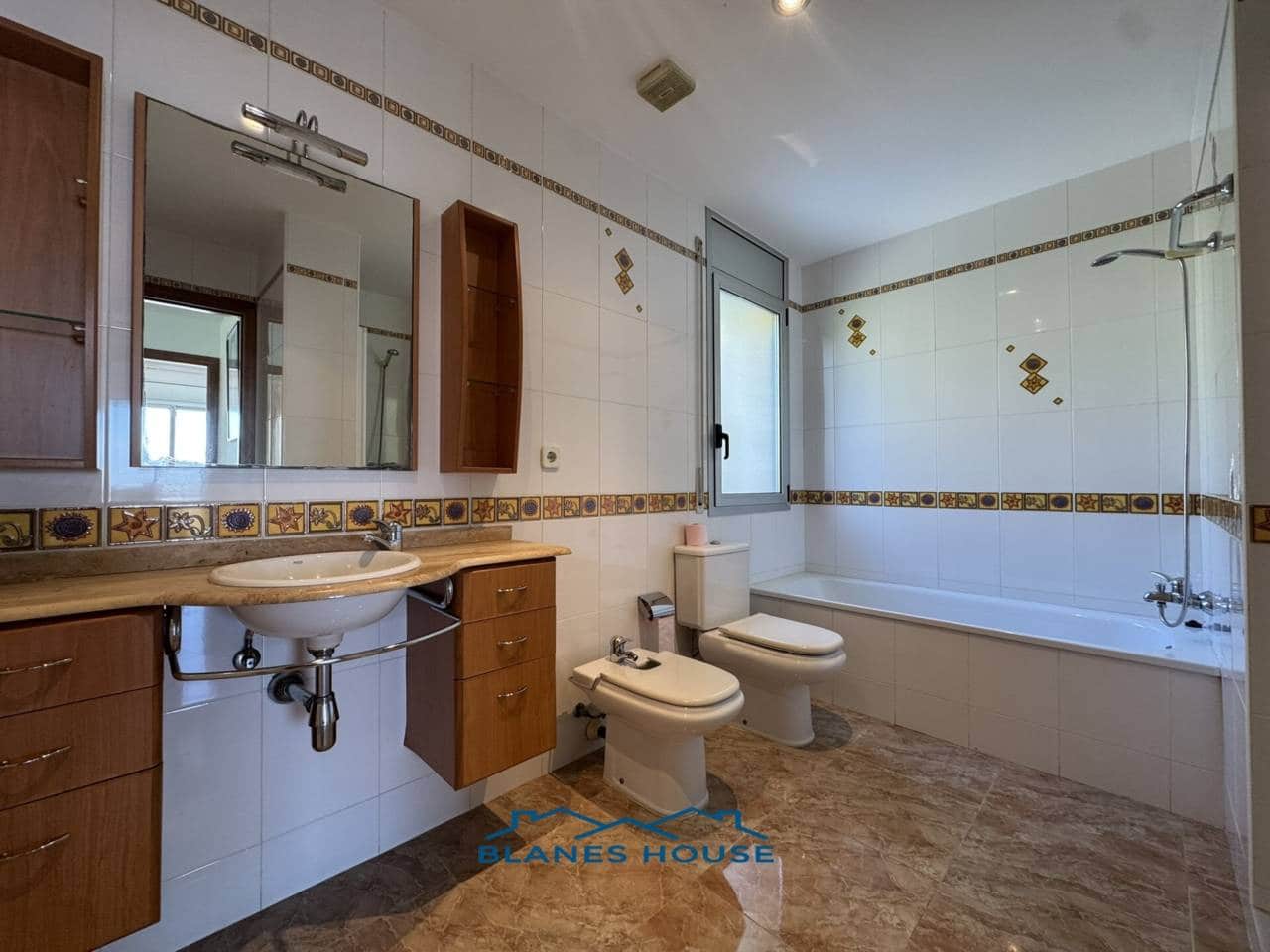 5 chambre Villa/Maison à vendre à Lloret de Mar avec piscine garage - 675 000 € (Ref: 9006793)