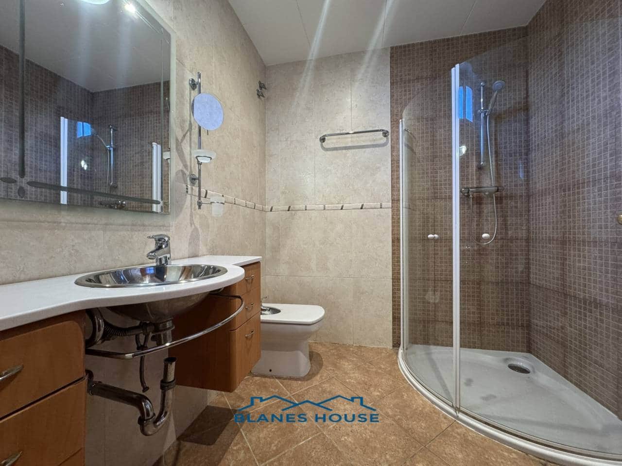 5 chambre Villa/Maison à vendre à Lloret de Mar avec piscine garage - 675 000 € (Ref: 9006793)