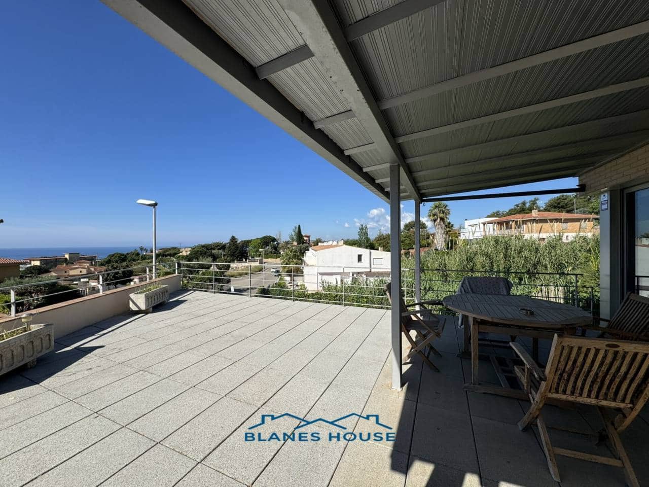 5 chambre Villa/Maison à vendre à Lloret de Mar avec piscine garage - 675 000 € (Ref: 9006793)