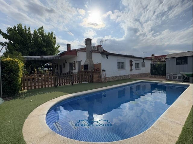 5 soveværelse Villa til salg i Sils med swimmingpool garage - € 365.000 (Ref: 9136722)