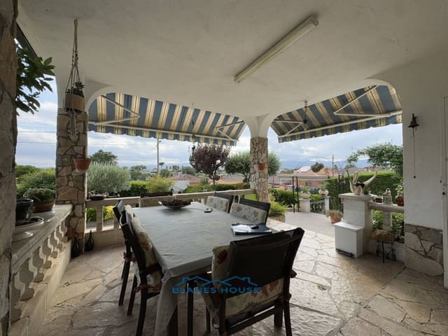 5 soveværelse Villa til salg i Sils med swimmingpool garage - € 365.000 (Ref: 9136722)