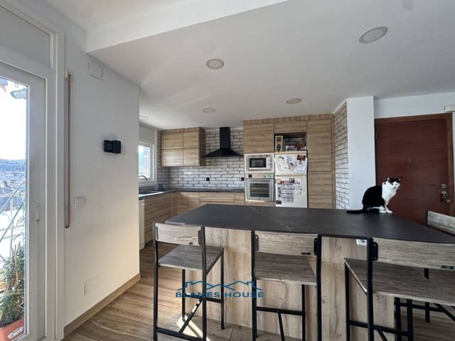 3 bedroom Flat for sale in Malgrat de Mar - € 205,000 (Ref: 9166736)