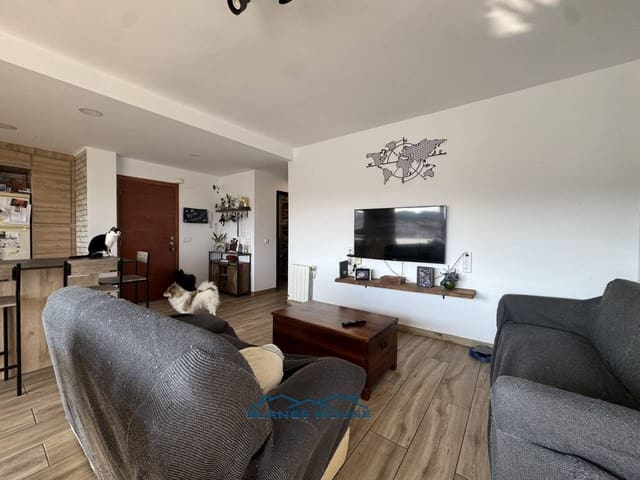 3 bedroom Flat for sale in Malgrat de Mar - € 205,000 (Ref: 9166736)