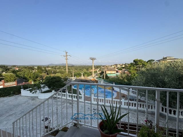 5 soveværelse Finca/Landehus til salg i Fogars de la Selva med swimmingpool garage - € 370.000 (Ref: 9166737)