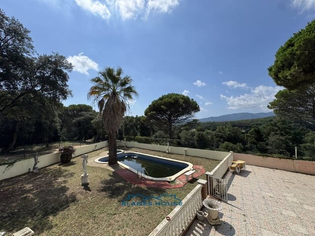 5 bedroom Villa for sale in Tordera with pool - € 350,000 (Ref: 9189502)