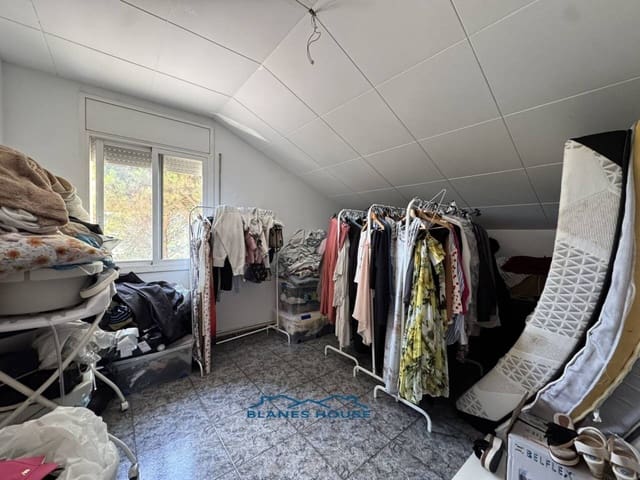 5 bedroom Villa for sale in Tordera with pool - € 350,000 (Ref: 9189502)