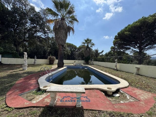 5 bedroom Villa for sale in Tordera with pool - € 350,000 (Ref: 9189502)