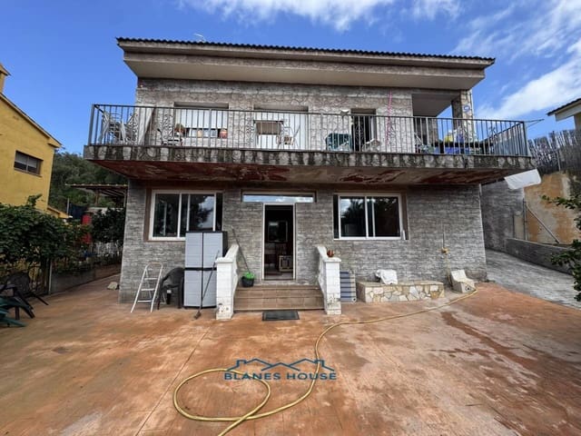 4 bedroom Villa for sale in Tordera - € 265,000 (Ref: 9198279)