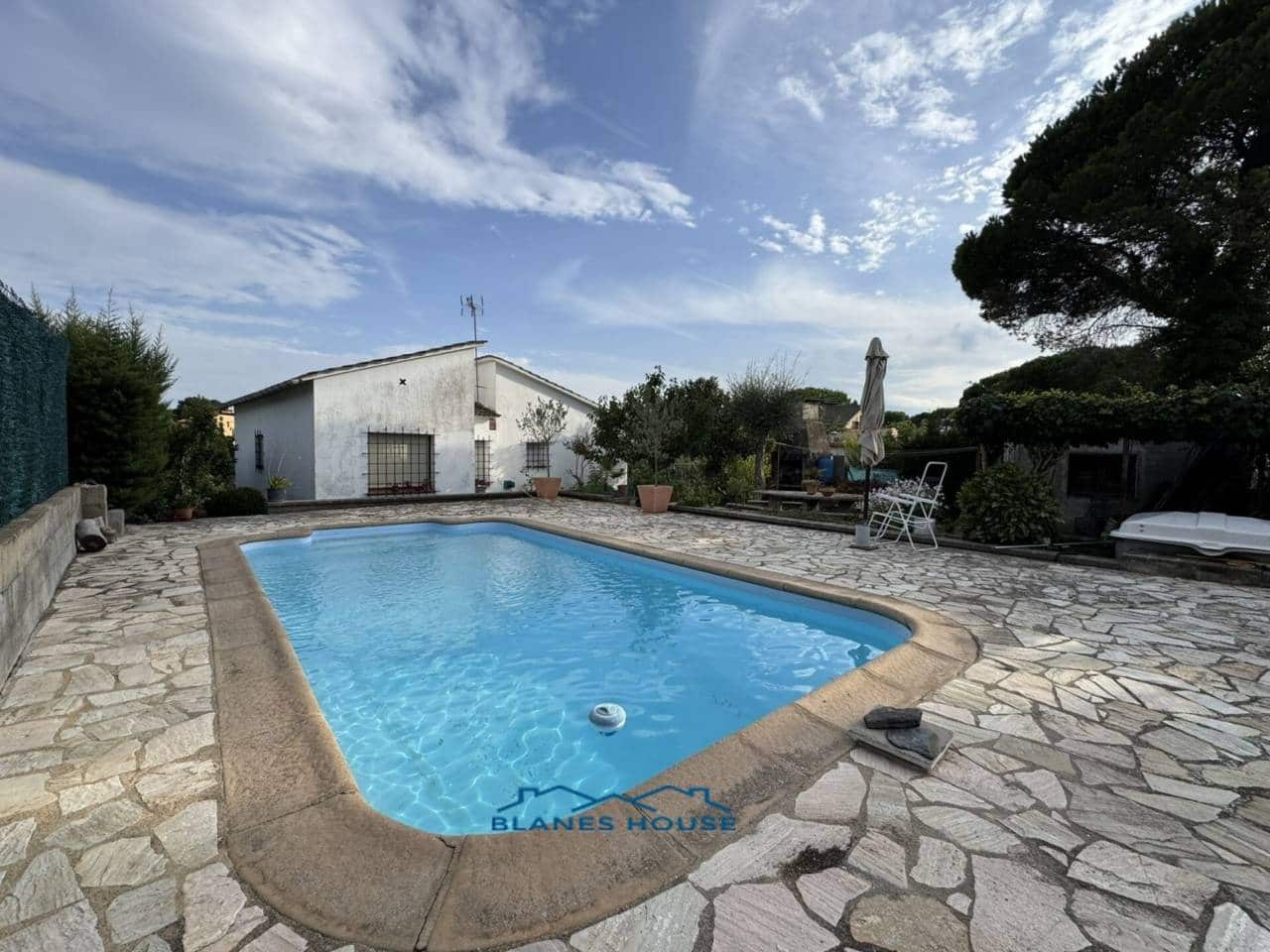 3 soveværelse Villa til salg i Macanet de la Selva med swimmingpool garage - € 235.000 (Ref: 9217790)