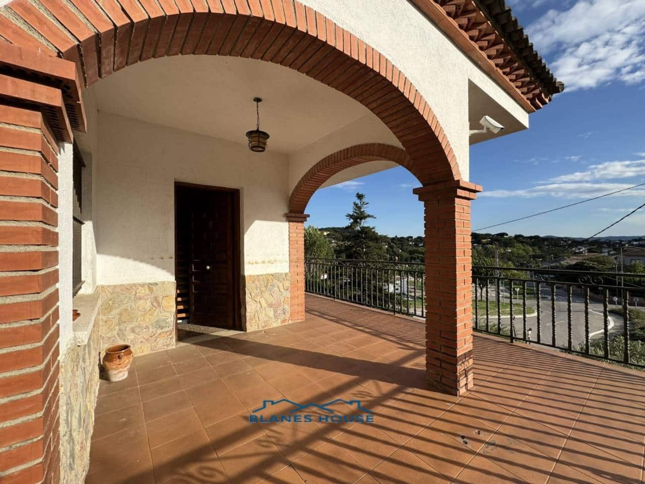 6 soveværelse Villa til salg i Macanet de la Selva med garage - € 315.000 (Ref: 9242591)