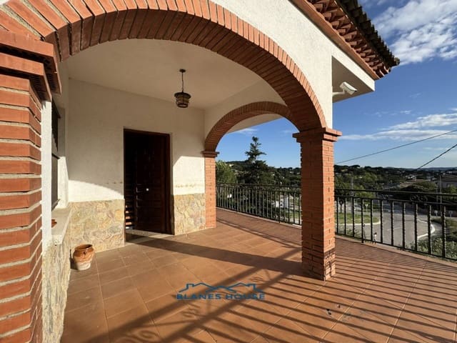 Chalet de 6 habitaciones en Maçanet de la Selva en venta con garaje - 315.000 € (Ref: 9242591)