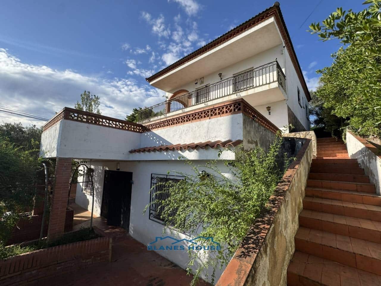 6 soveværelse Villa til salg i Macanet de la Selva med garage - € 315.000 (Ref: 9242591)