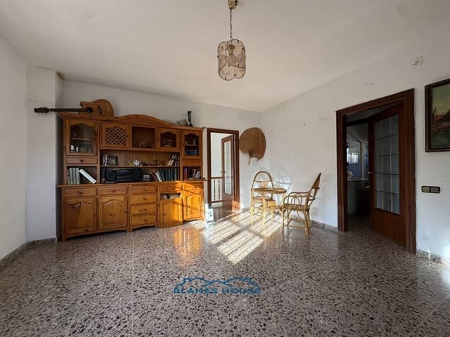 Chalet de 6 habitaciones en Maçanet de la Selva en venta con garaje - 315.000 € (Ref: 9242591)