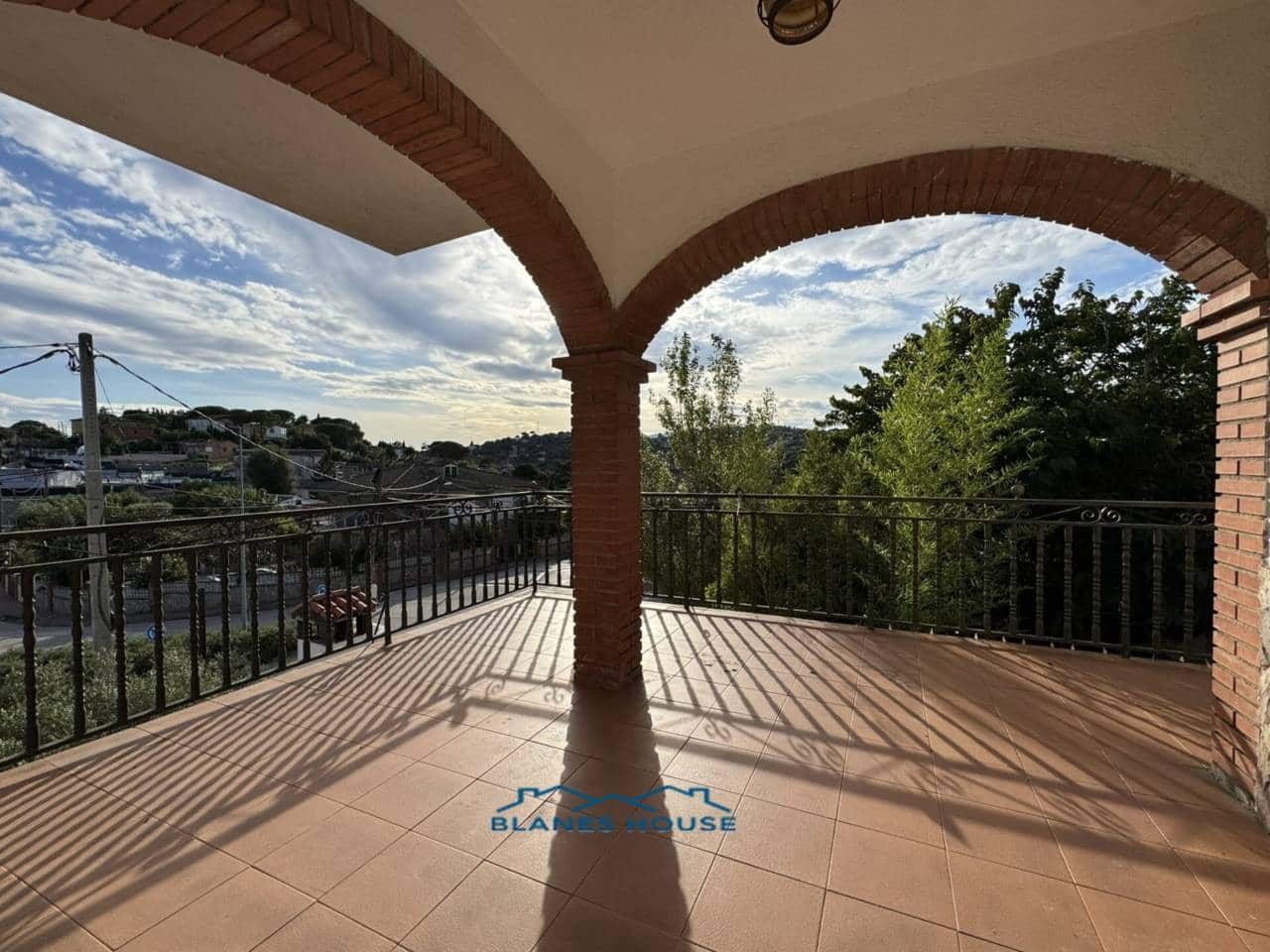 6 soveværelse Villa til salg i Macanet de la Selva med garage - € 315.000 (Ref: 9242591)