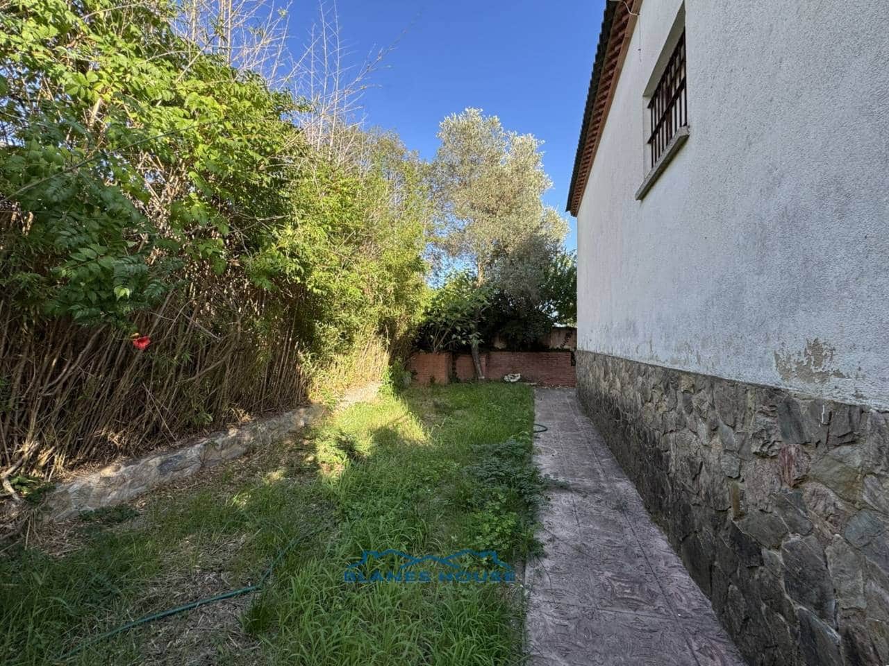 6 soveværelse Villa til salg i Macanet de la Selva med garage - € 315.000 (Ref: 9242591)