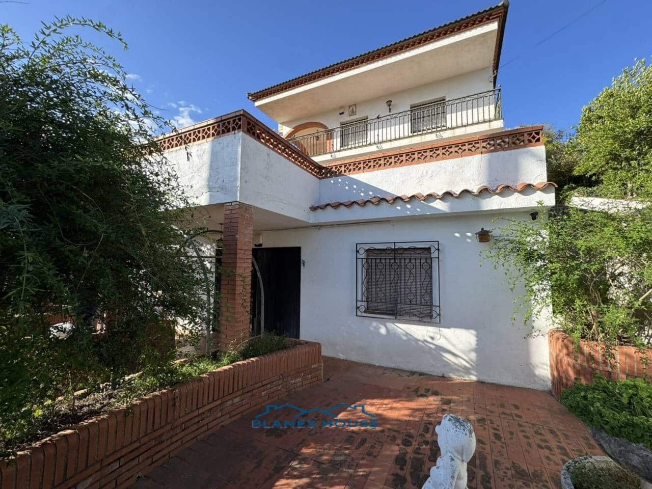 6 soveværelse Villa til salg i Macanet de la Selva med garage - € 315.000 (Ref: 9242591)