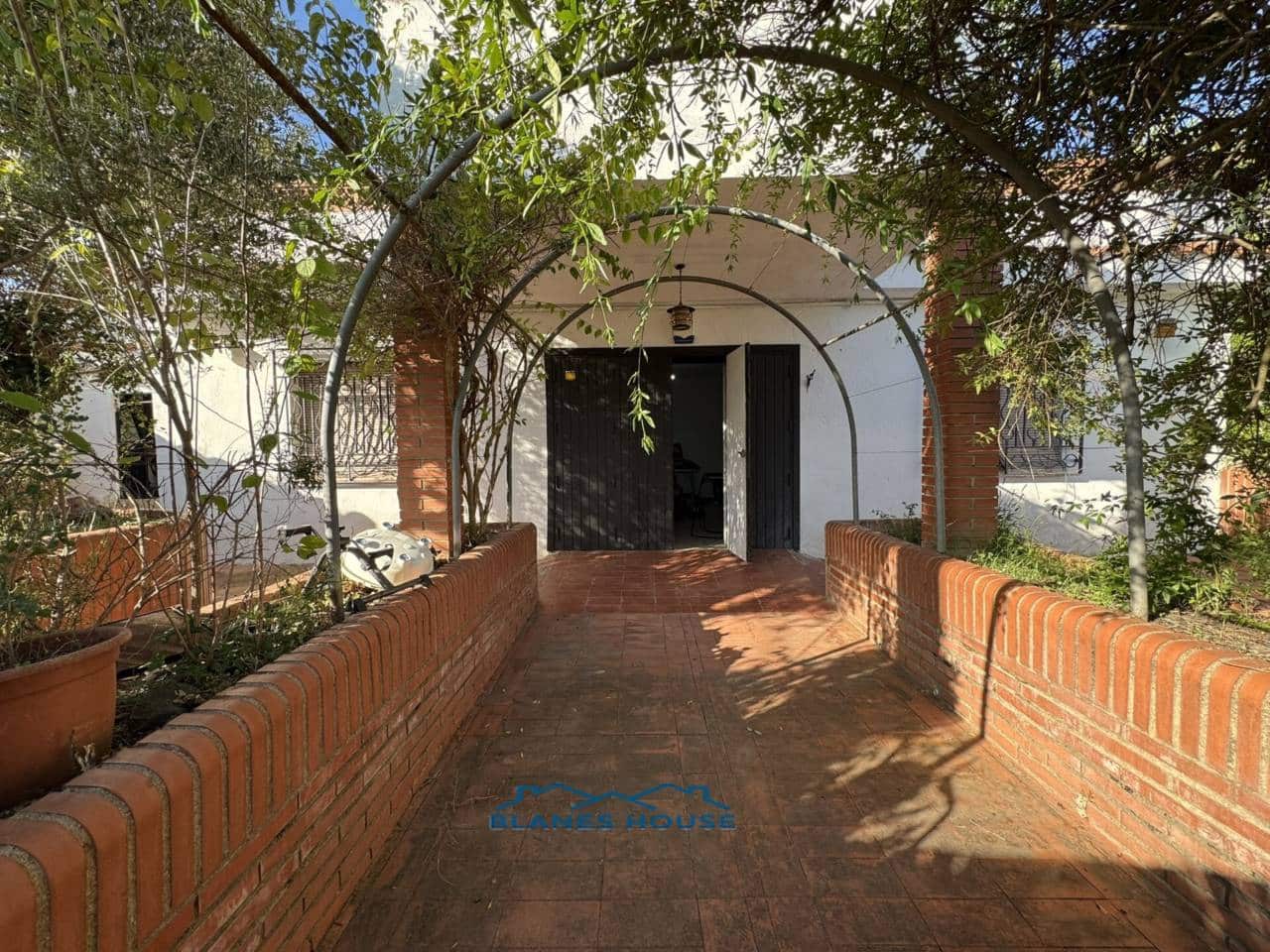 6 soveværelse Villa til salg i Macanet de la Selva med garage - € 315.000 (Ref: 9242591)