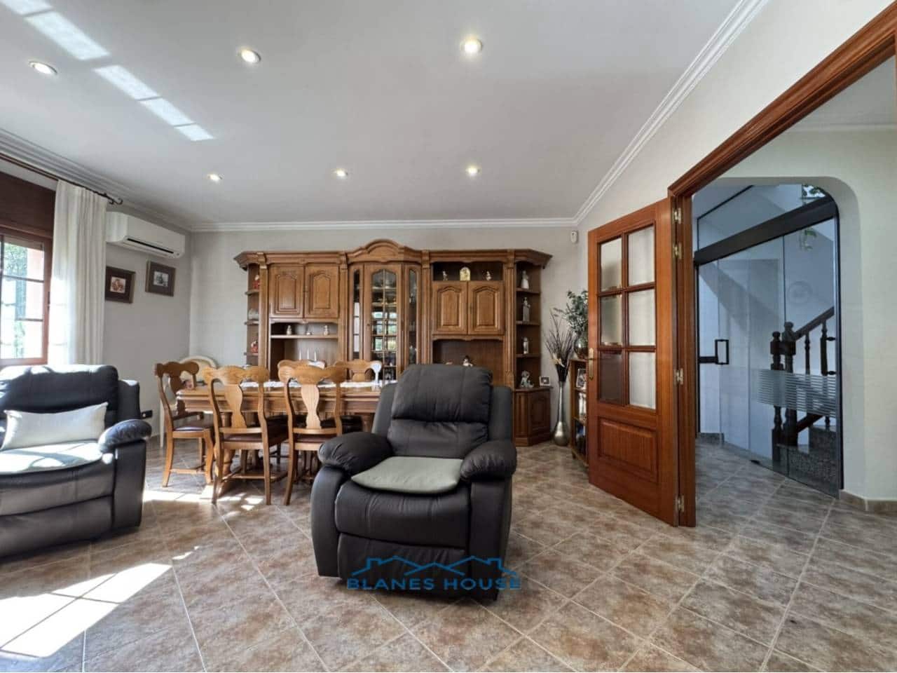 6 slaapkamer Villa te koop in Fogars de la Selva met zwembad garage - € 385.000 (Ref: 9287375)