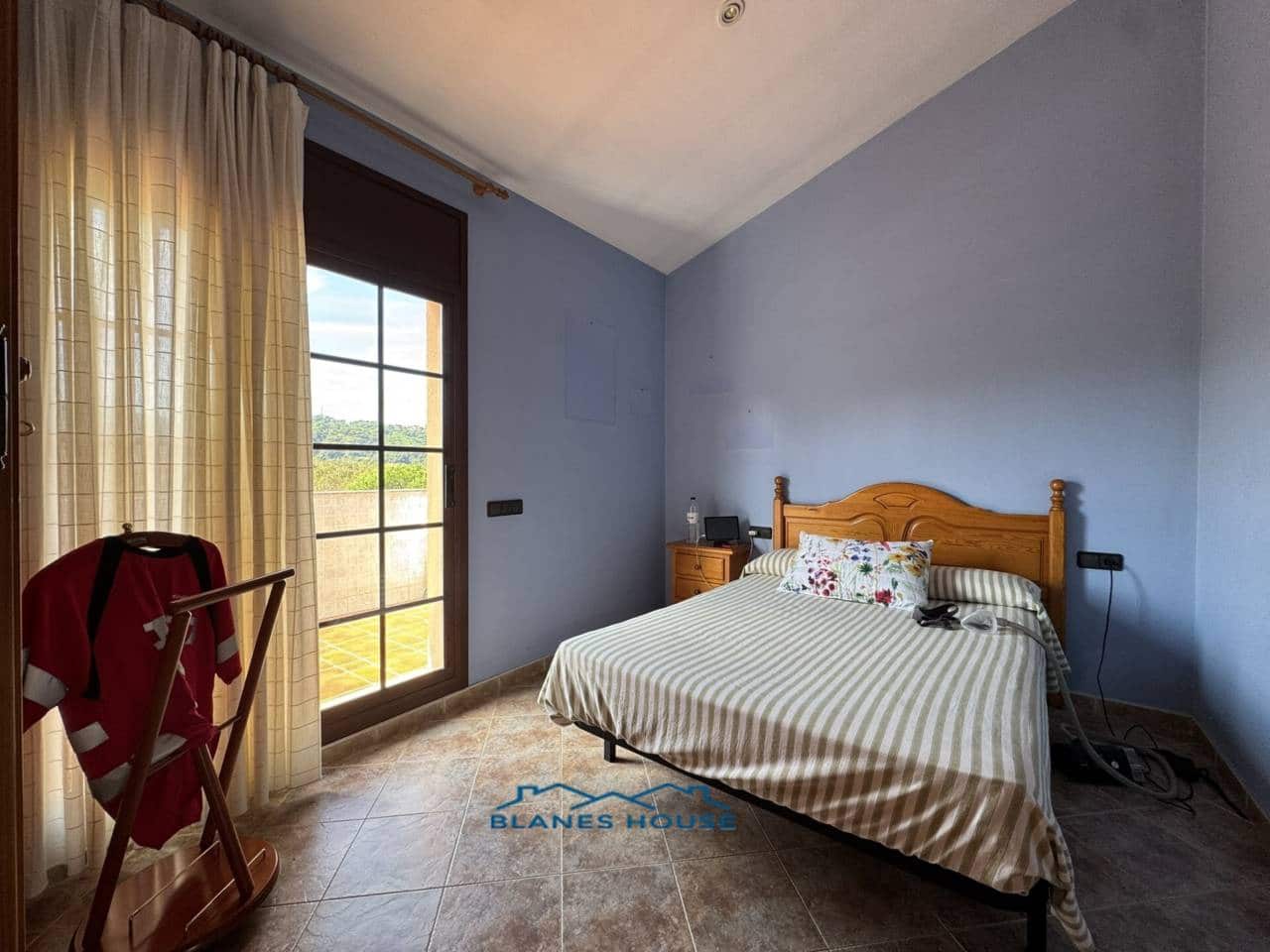 6 slaapkamer Villa te koop in Fogars de la Selva met zwembad garage - € 385.000 (Ref: 9287375)