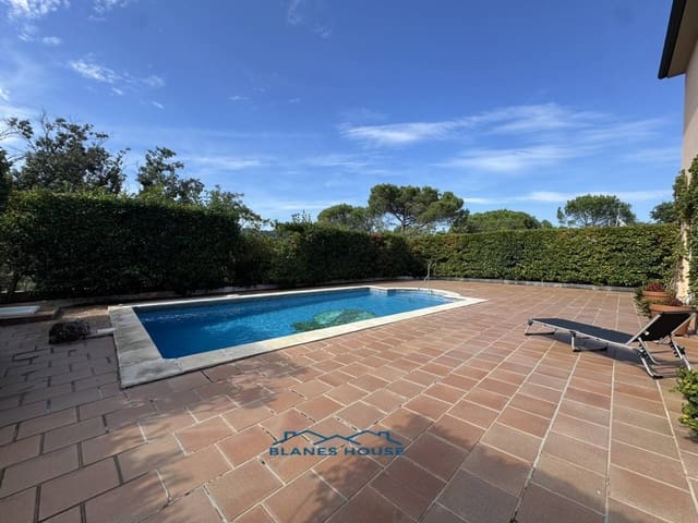 6 slaapkamer Villa te koop in Fogars de la Selva met zwembad garage - € 385.000 (Ref: 9287375)