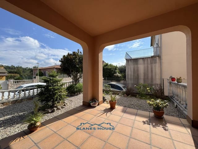 6 slaapkamer Villa te koop in Fogars de la Selva met zwembad garage - € 385.000 (Ref: 9287375)