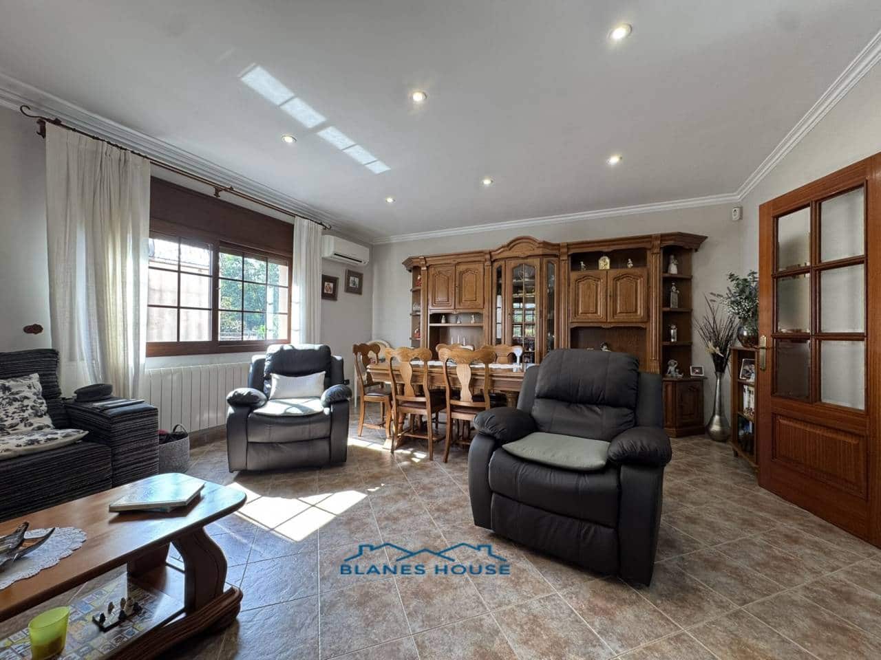 6 slaapkamer Villa te koop in Fogars de la Selva met zwembad garage - € 385.000 (Ref: 9287375)