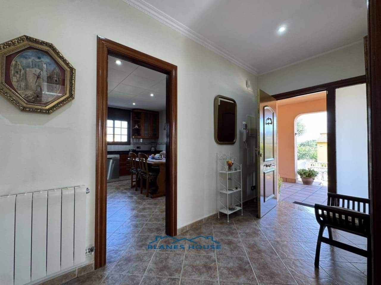 6 slaapkamer Villa te koop in Fogars de la Selva met zwembad garage - € 385.000 (Ref: 9287375)