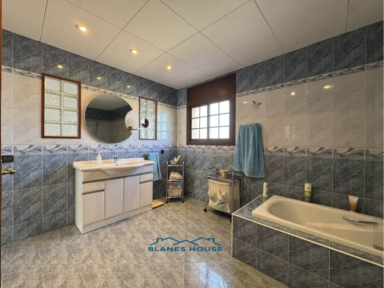 6 slaapkamer Villa te koop in Fogars de la Selva met zwembad garage - € 385.000 (Ref: 9287375)